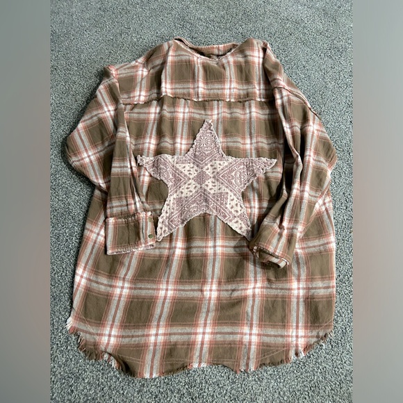 Star Patchwork Flannel from Buckle - Picture 1 of 4